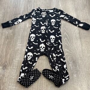 Posh Peanut Black Skull and Bat Kids Footie 2t
